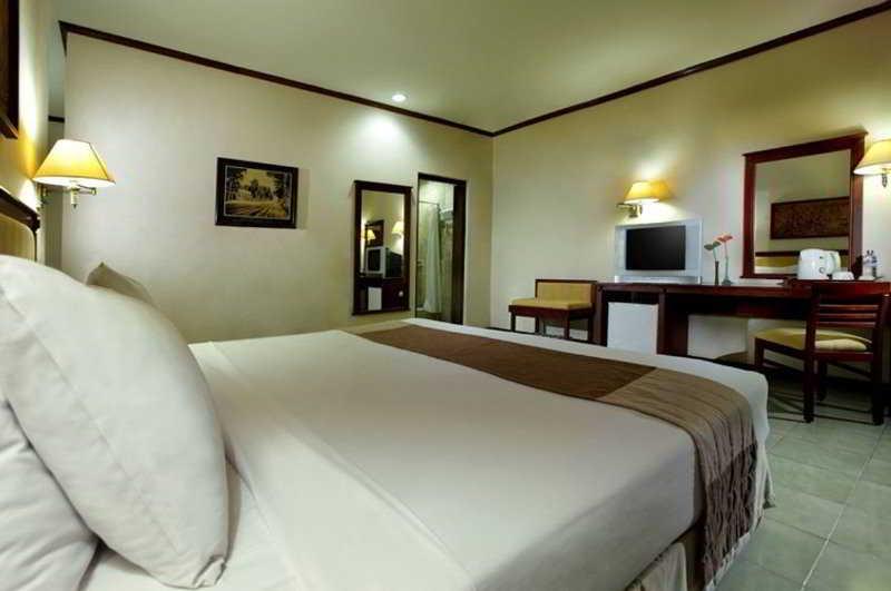 Hotel Santika Semarang Esterno foto